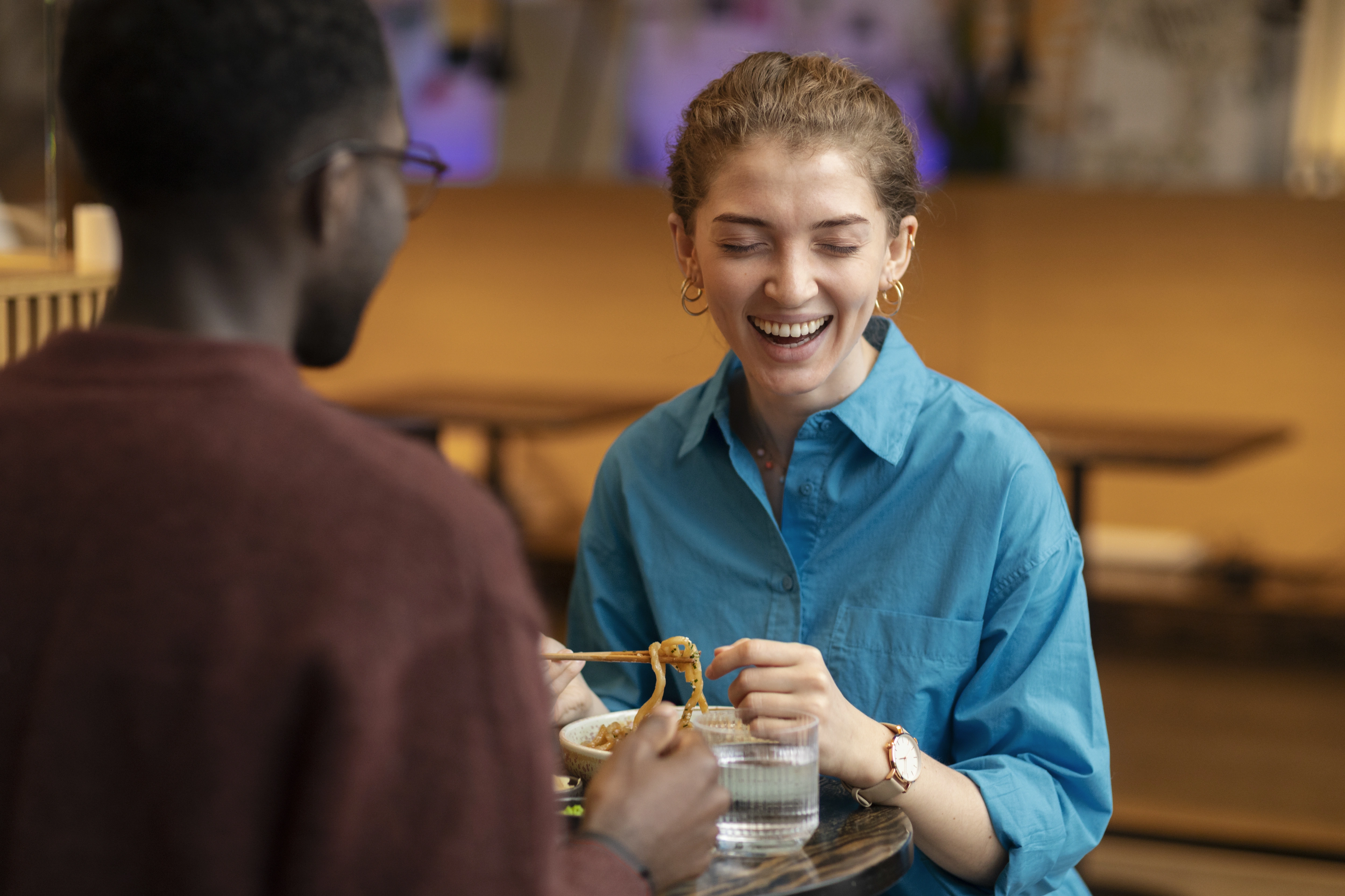 couple-enjoying-food-restaurant(1)